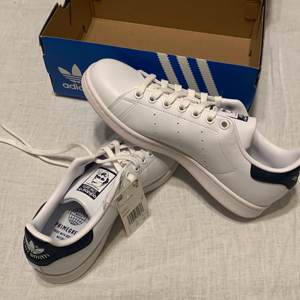 NWT Adidas Stan Smith (Navy)
